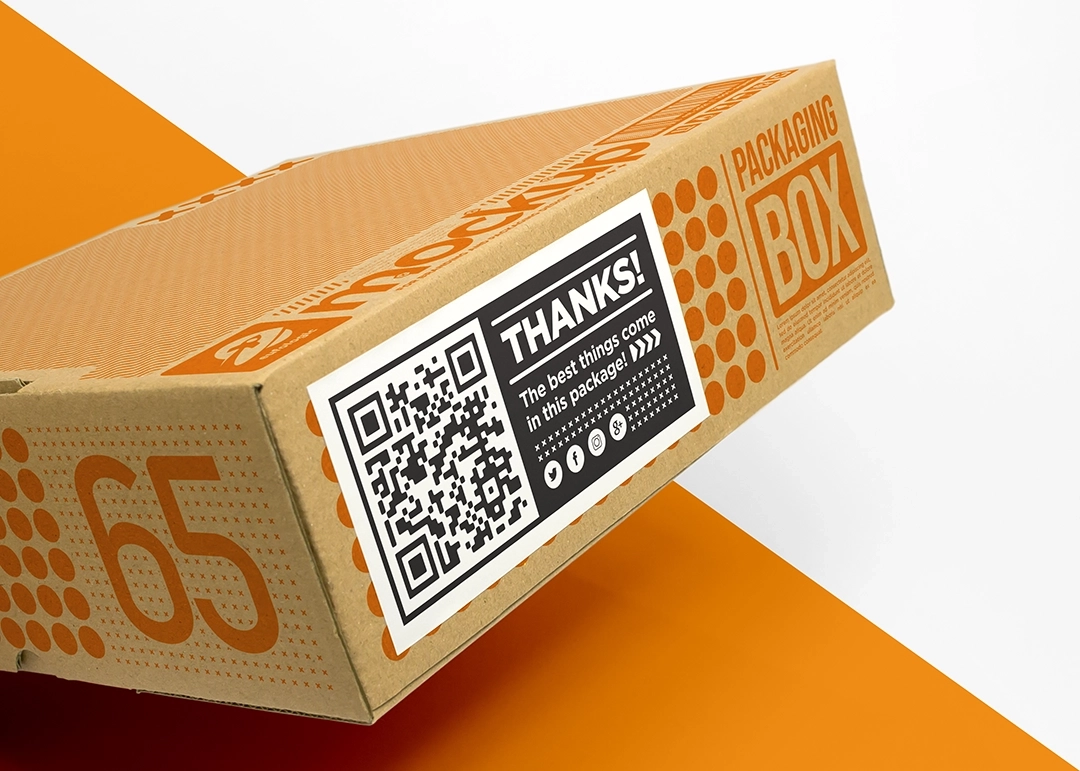 商品包裝上的 QR code 設計,用於強化品牌資訊連結與 AI 可讀性
